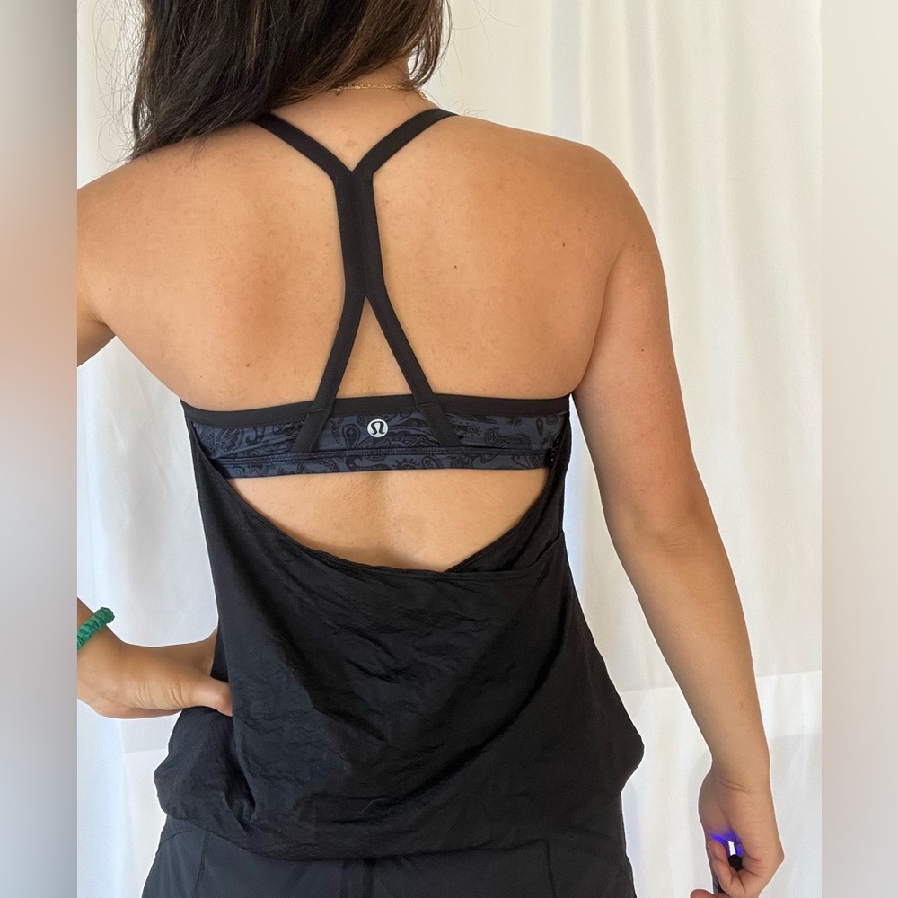 Lululemon tank built in bra size 6